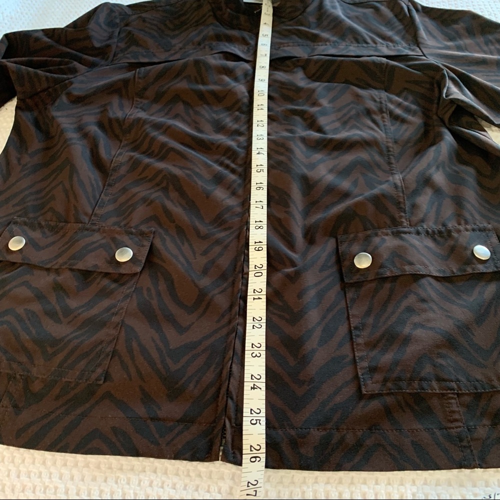 Chico’s Animal Print Brown and Black Zip Front Casual Blazer Size Large - Picture 8 of 13